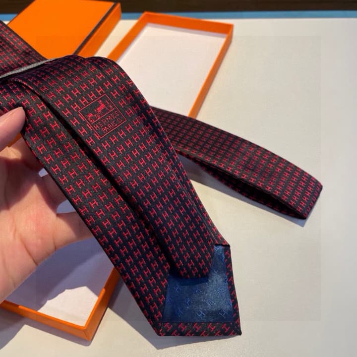 Hermès Men's H-Letter Silk Tie – New Collection in Burgundy