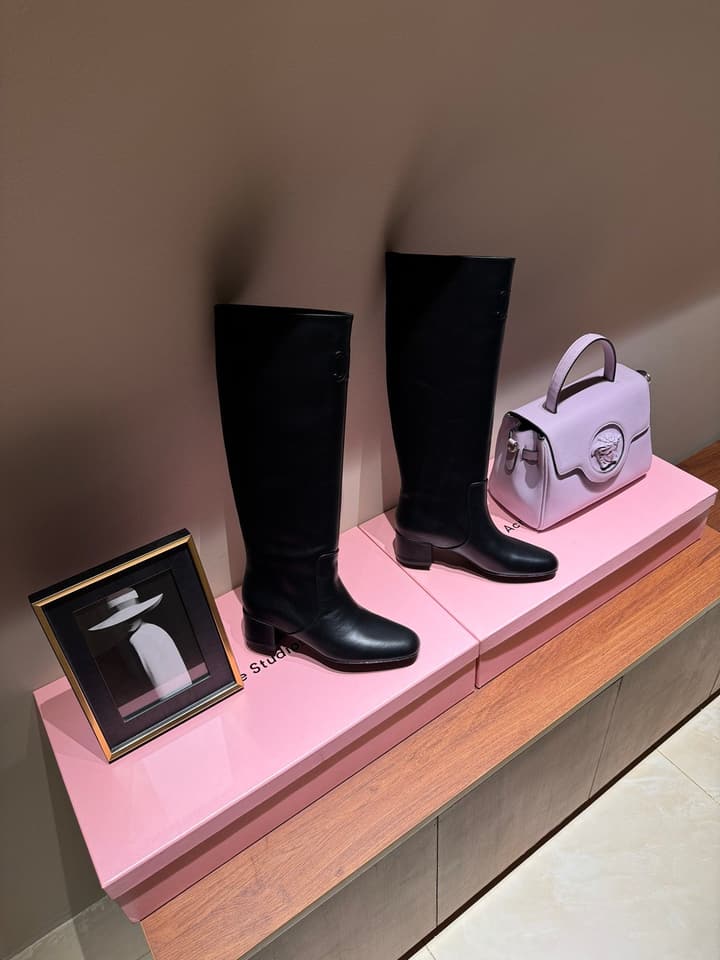 Celine Retro Chunky Heel Knee-High Boots – 24SS Autumn/Winter Collection in Lustrous Black