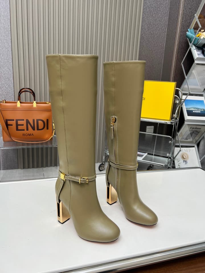 Fendi Delfina Runway Round Toe Boots in Black Leather Boots