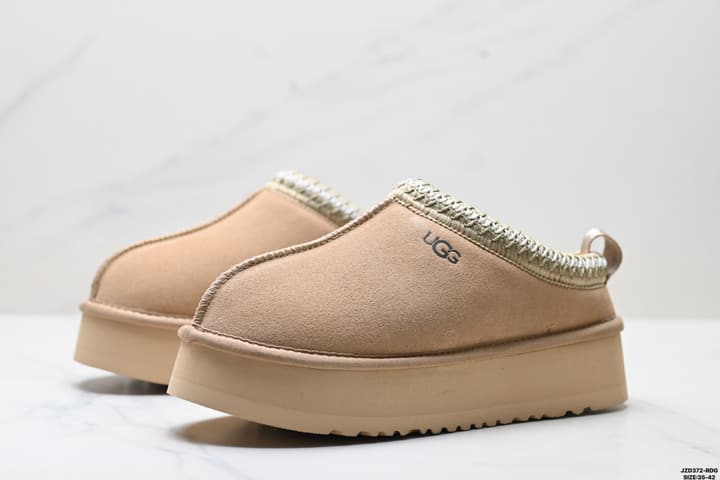 UGG Tazz Slip-On Snow Boots in Sand Braid
