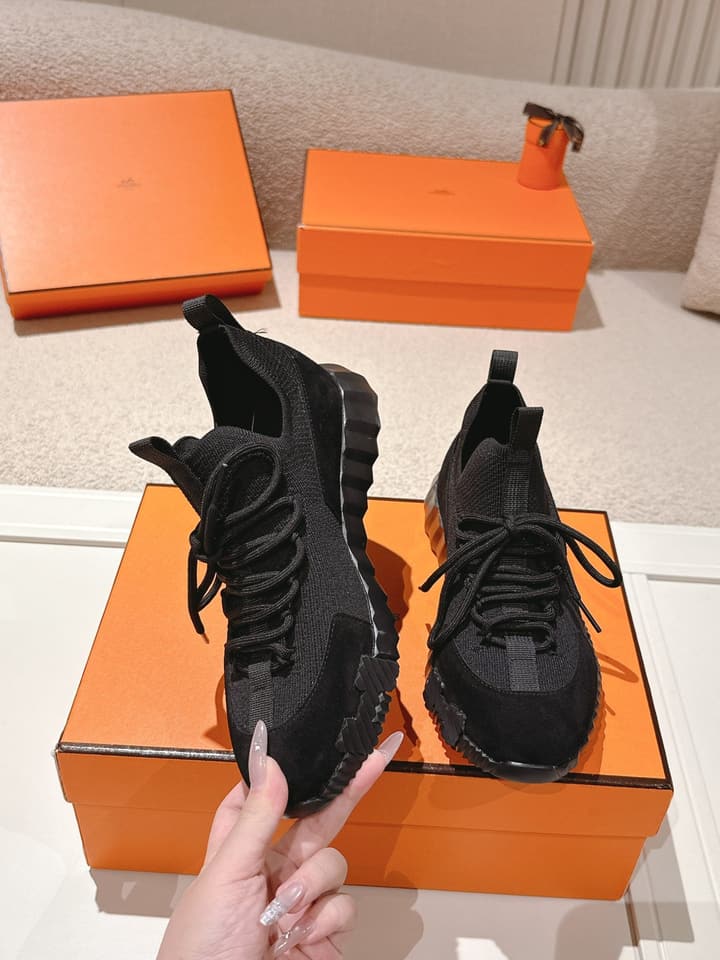 Hermès Classic Couple's Casual Sneakers in All Black