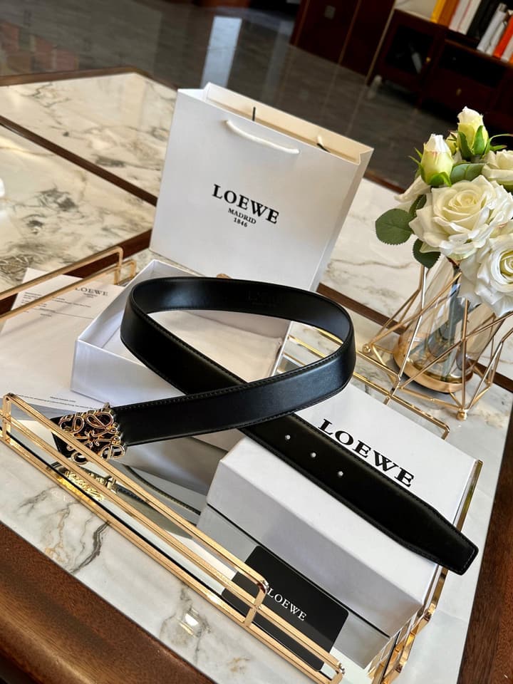 Loewe Classic Leather Belt – 4.0cm in Black With Gold Flat Buckle