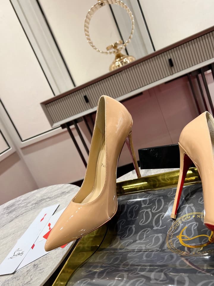 Christian Louboutin Classic Kate Patent Pumps in Black Patent Leather