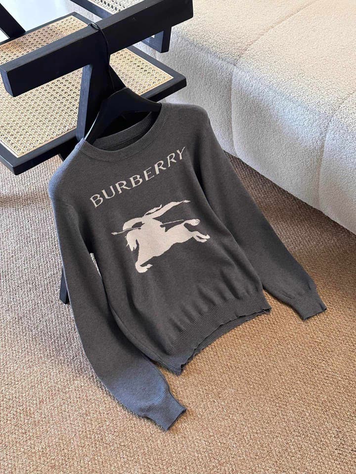 Burberry Equestrian Knight Jacquard Crewneck Sweater in Black