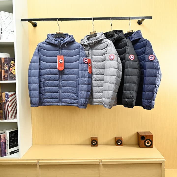 Canada Goose Detachable Hood Puffer Jacket – 25FW in Classic Black