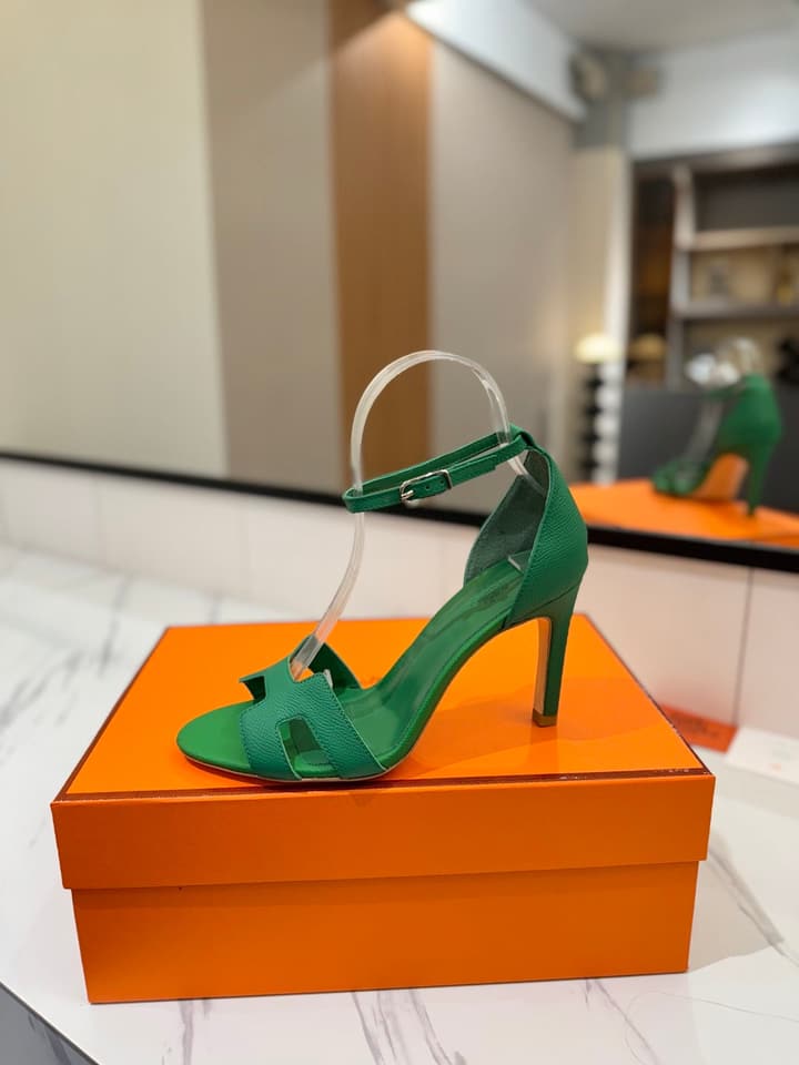 Hermès Classic H Palm Grain Heeled Sandals – 9cm in Black