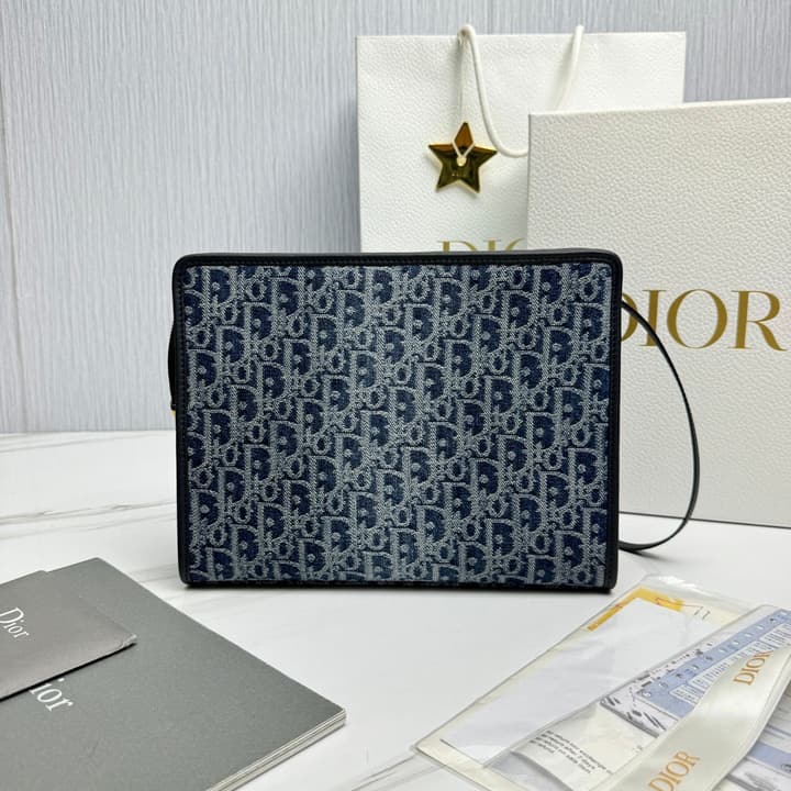 Dior 30 Montaigne Oblique Jacquard Clutch Bag in Beige Oblique