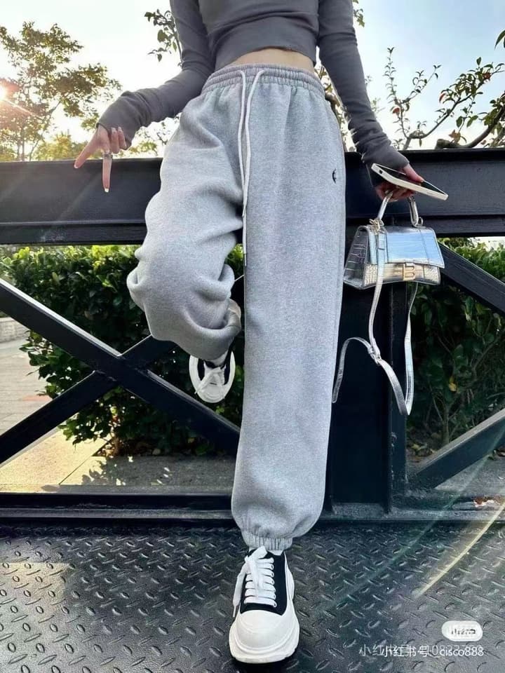 Ralph Lauren Embroidered Fleece Jogger Sweatpants in Black