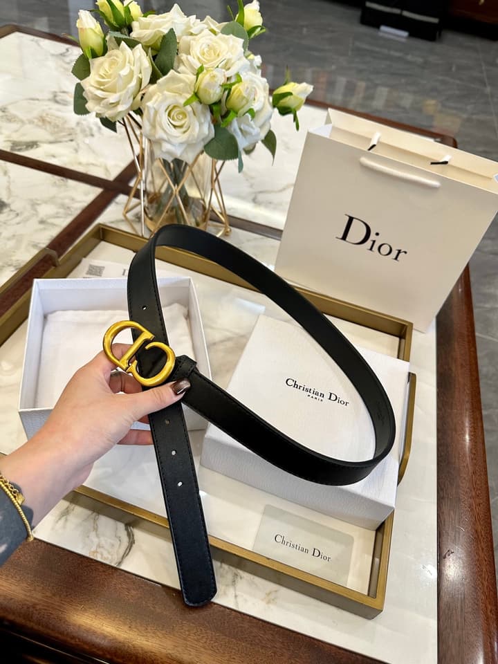 Dior Classic Leather Belt – 3.0cm in Black Leather With Gold Buckle