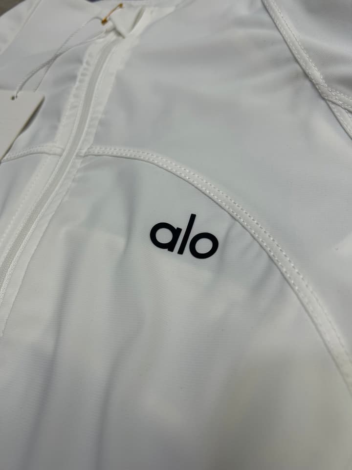 Alo Yoga Women's Stand Collar Ice Silk Sun Protection Jacket in Black