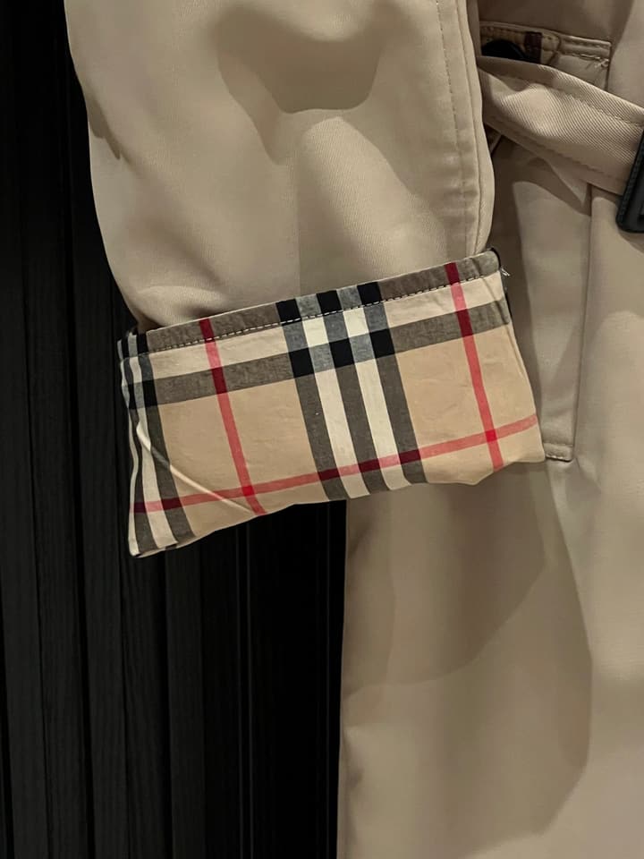 Burberry Short Trench Coat in Short Khaki Trench Coat