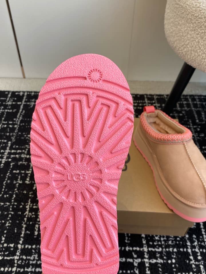 UGG Tazz Feng Chen Wang x TELFAR Valentine's Day Limited Edition Slippers