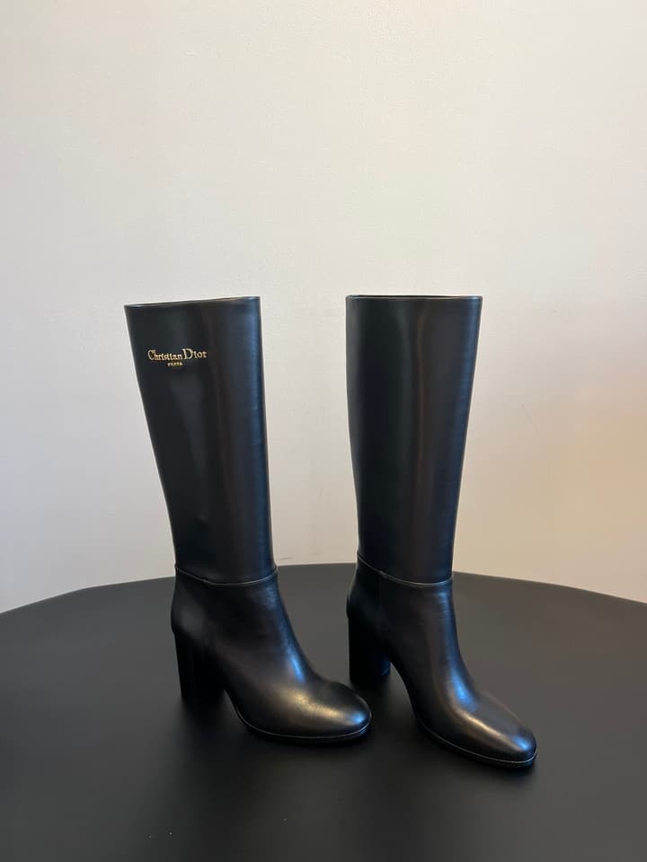 Dior Minimalist Chunky Heel Knee-High Boots – Autumn/Winter Collection