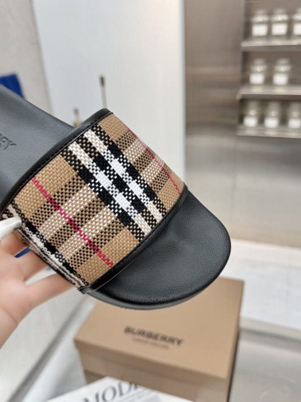 Burberry Kingdom Logo Sandals