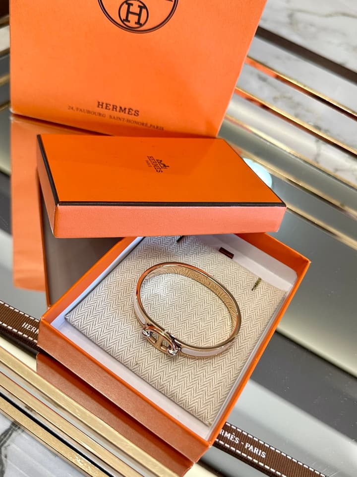Hermès Pig Nose Enamel Bracelet in Gold