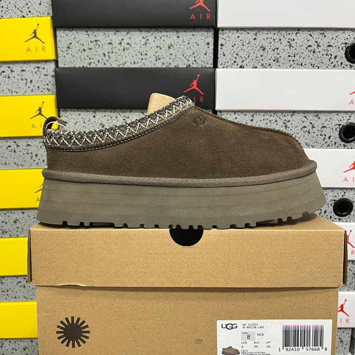 UGG Thick-Soled Low-Cut Fur Snow Boots in Olive Suede Patterned Trim