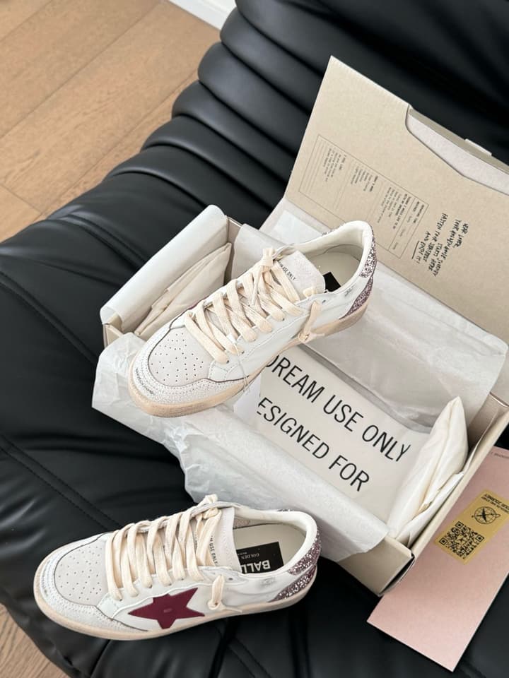 Golden Goose Distressed Graffiti Sneakers – 2024 Collection in Burgundy And White