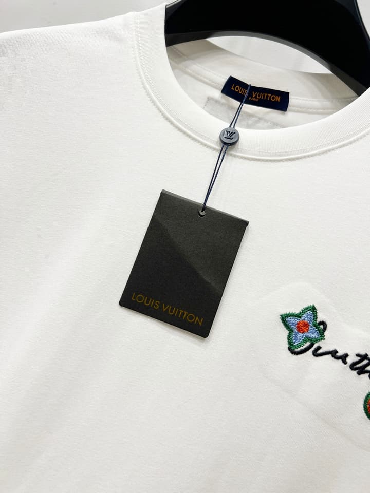 Louis Vuitton Embroidered Floral Logo T-Shirt – 25SS Collection in Classic Black