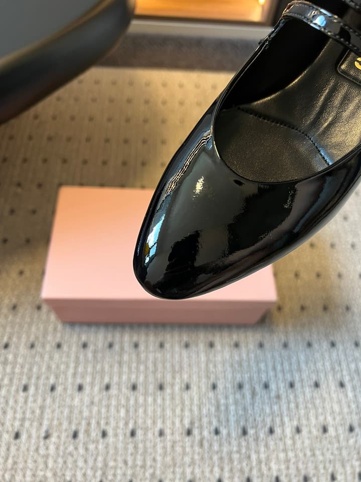 Miu Miu Pointed Toe Mary Jane Block Heels in Patent Black