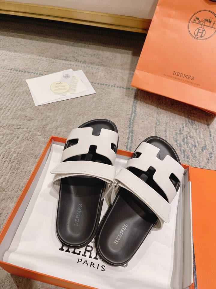 Hermès Chypre Slides – 2023SS Collection in Black And White