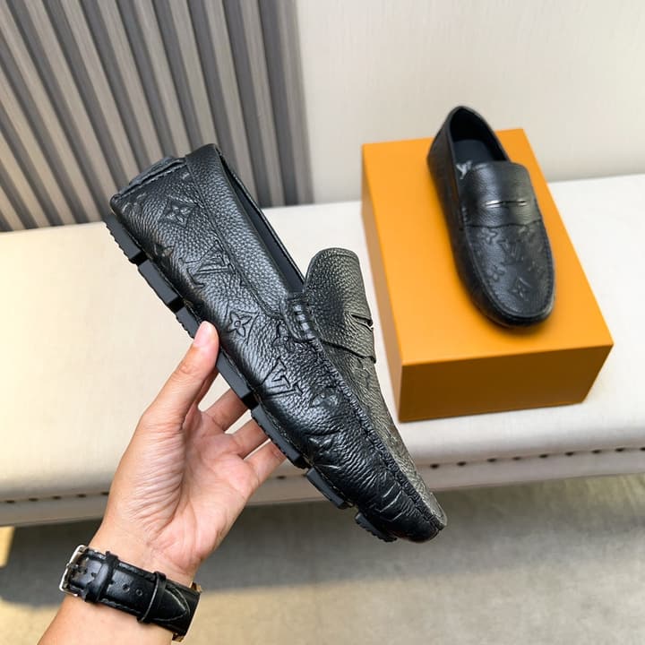 Louis Vuitton Pebbled Leather Driving Shoes in Black Textured Leather
