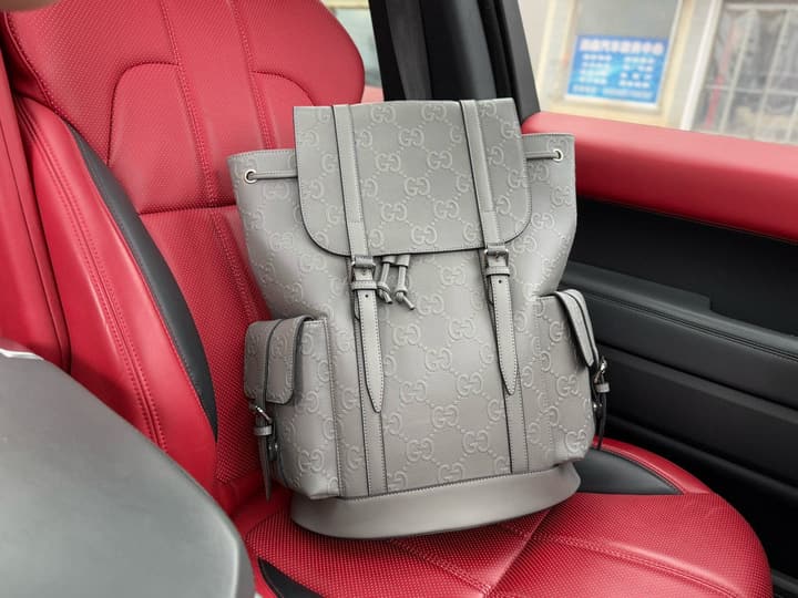 Gucci GG Supreme Men's Travel Backpack in Black Gg Supreme