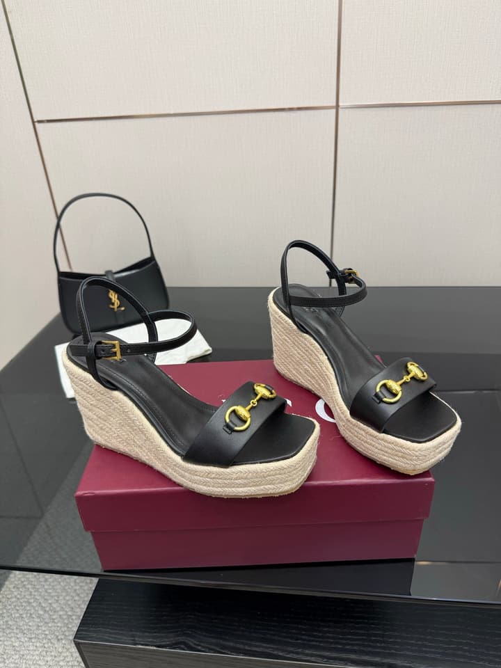 Gucci Horsebit Platform Sandals – 2025 Summer Collection in Black