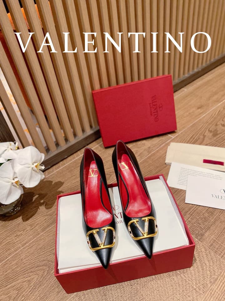 Valentino VLogo Signature Crystal Pumps – 2022 Collection in Black Patent Leather