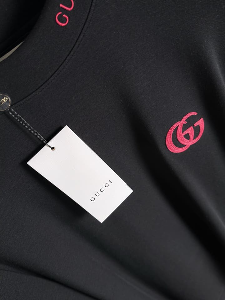 Gucci Long Sleeve T-Shirt – 2025FW in Black With Light Logo