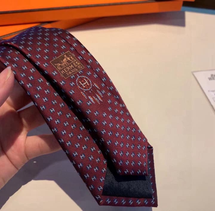 Hermès H-Letter Men's Silk Tie Series in Burgundy Microdot