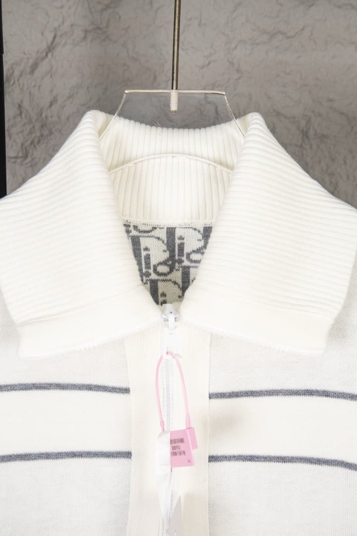 Dior Classic Oblique Reversible Cashmere Sweater – 25FW in Camel Oblique Pattern