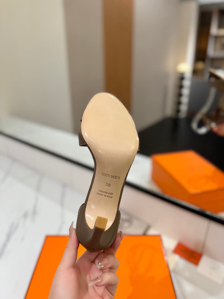 Hermès Classic H Palm Grain Heeled Sandals – 9cm in Black
