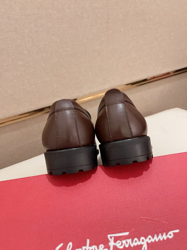 Ferragamo Driving Shoes in Shiny Black Leather