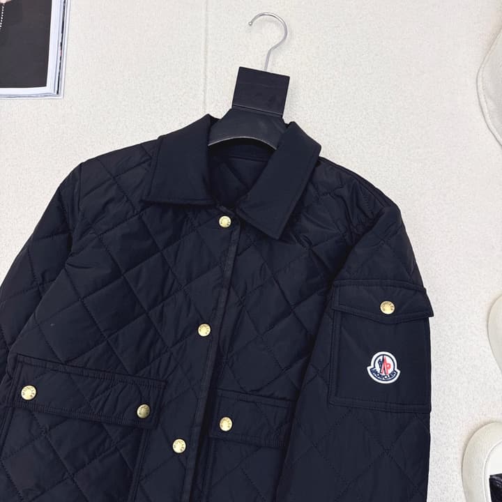 Moncler Diamond Quilted Padded Short Jacket in Black