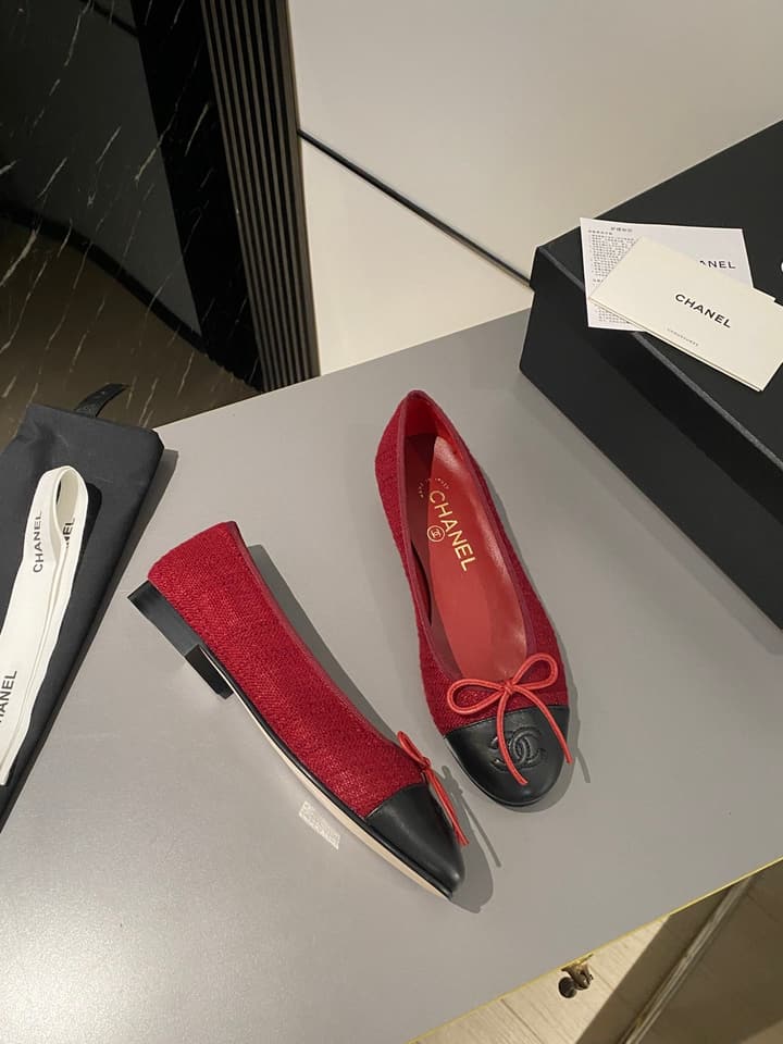 Chanel Classic Ballet Flats in Shiny Black