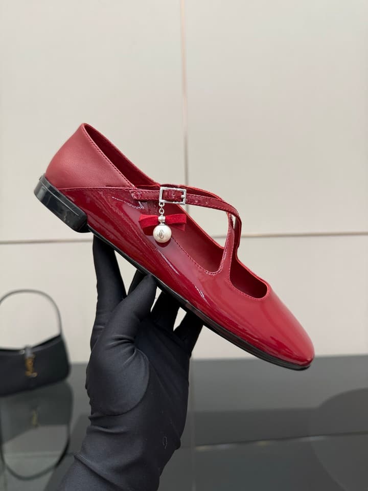 Jimmy Choo Patent Leather Ballerina Flats – 25SS in Black Patent