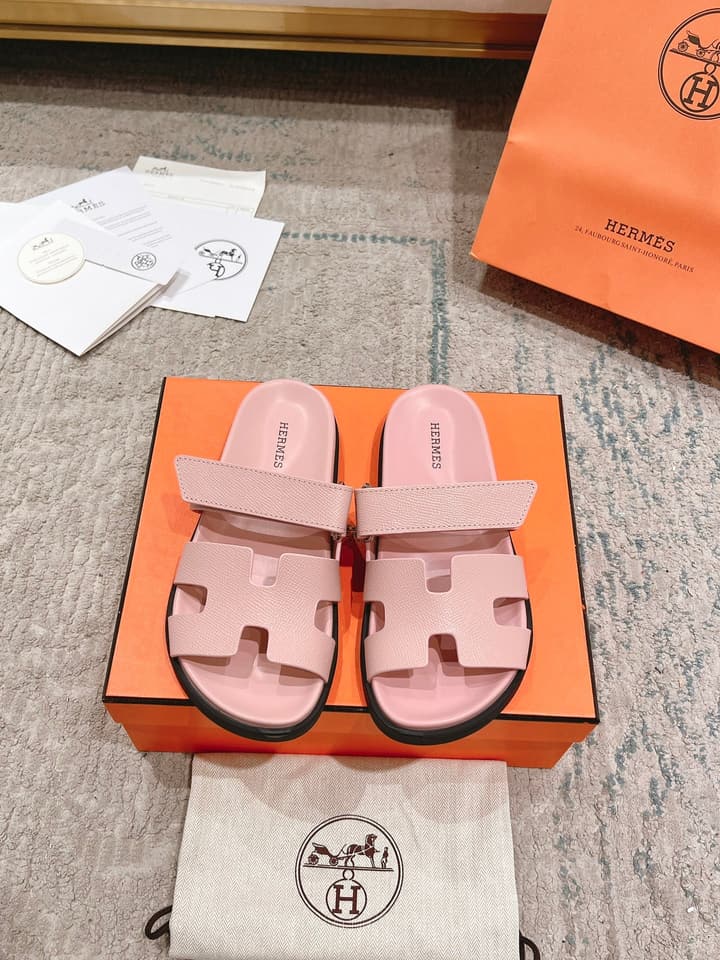 Hermès Chypre Leather Unisex Slides – 2023SS in Blush Pink
