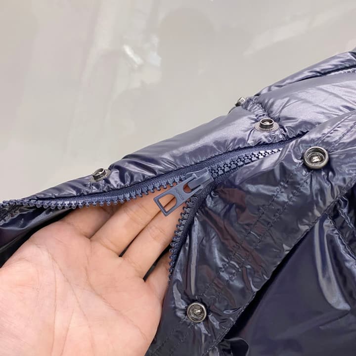 Moncler Goose Down Puffer Jacket – 2025FW in Deep Navy Vest
