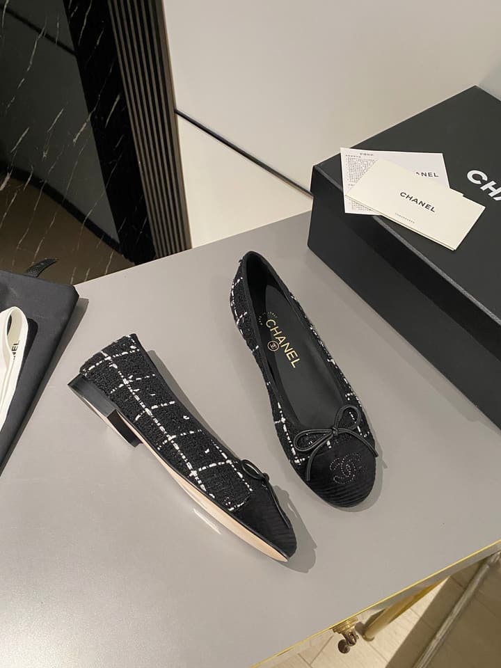 Chanel Classic Ballet Flats in Shiny Black