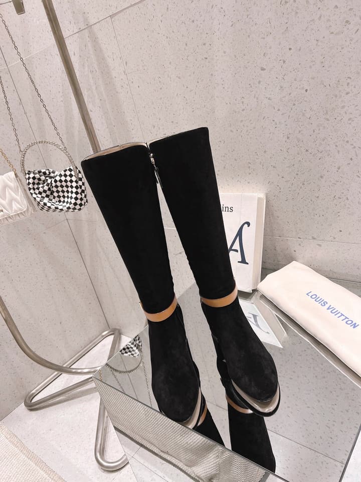 Louis Vuitton Parisienne Leather Knee-High Boots in Black Leather