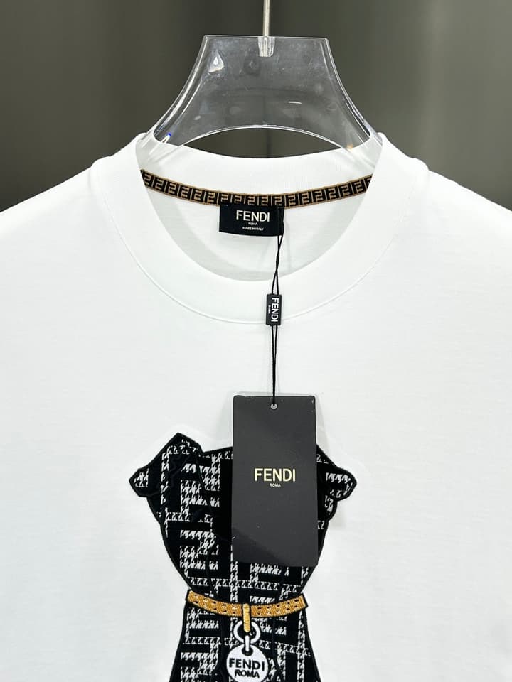 Fendi Logo and Graphic Cotton T-Shirt – 2026SS in Black Dog Graphic