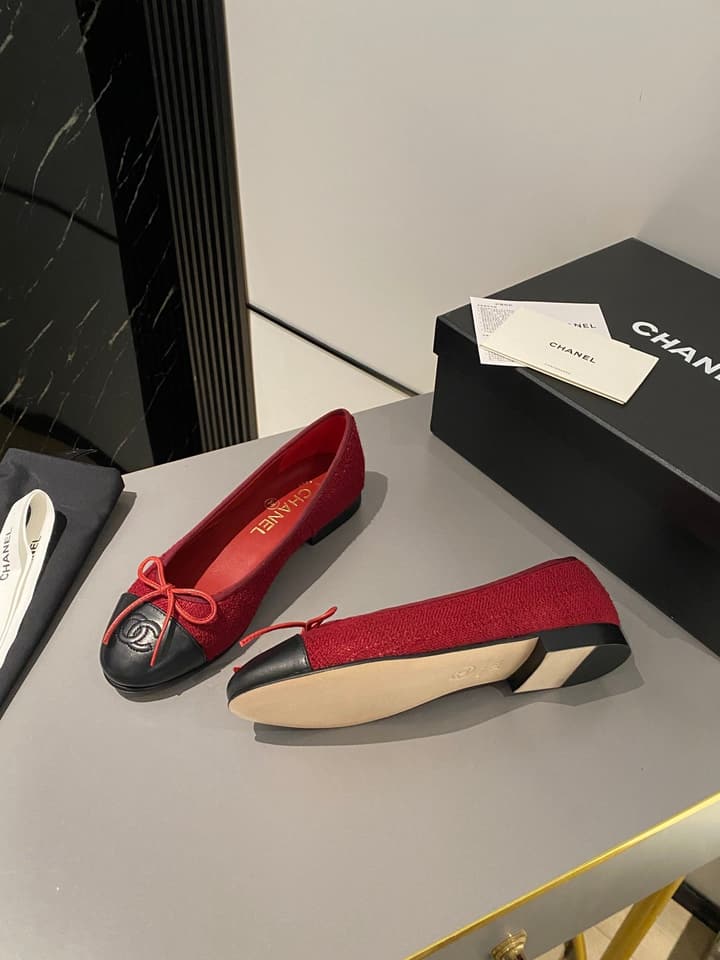 Chanel Classic Ballet Flats in Shiny Black