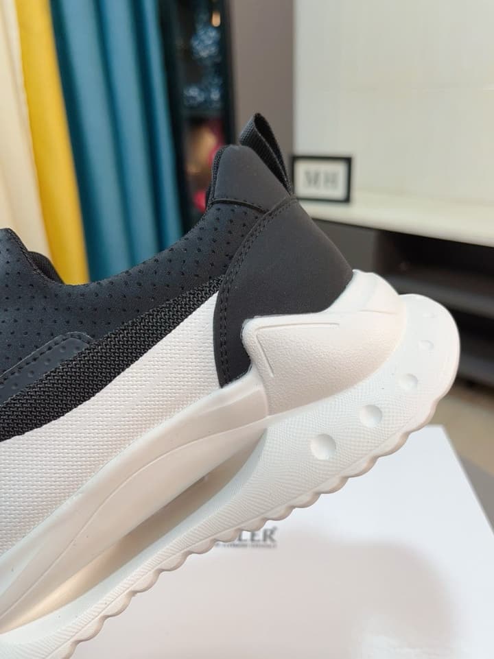Moncler Calfskin Lace-Up Casual Sneakers in Black & White