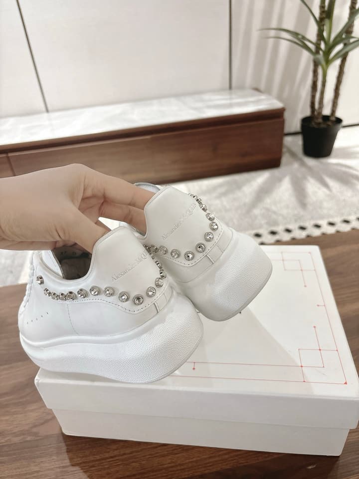 Alexander McQueen Diamond-Tail Oversized Sneakers – 2025SS