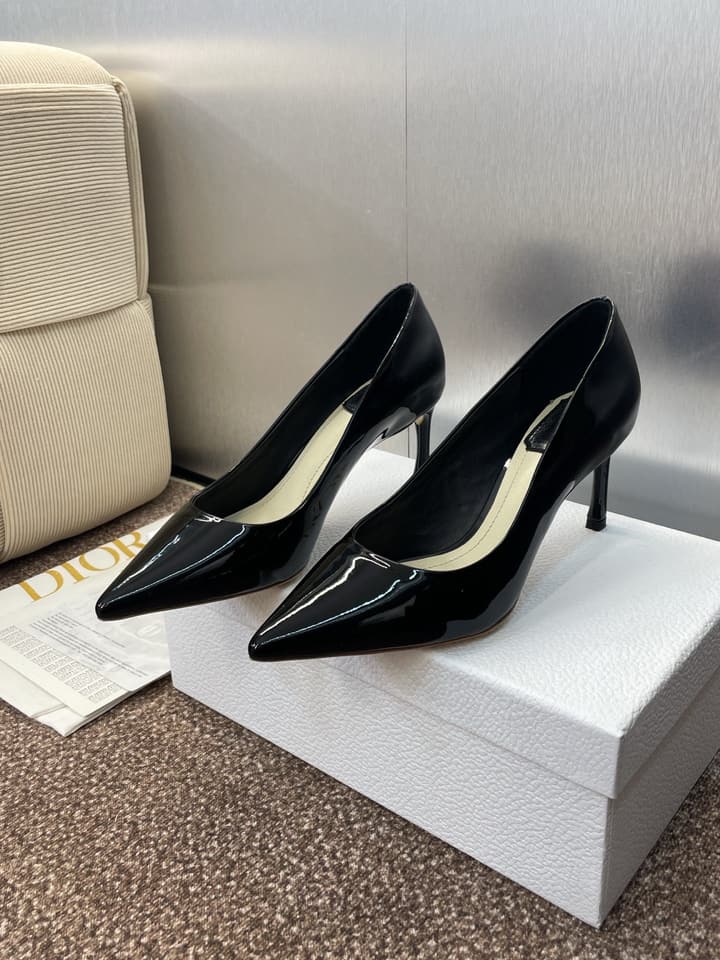 Dior CD Logo Pointed Toe Pumps – 2025 Spring/Summer Haute Couture Collection in Shiny Black Flat