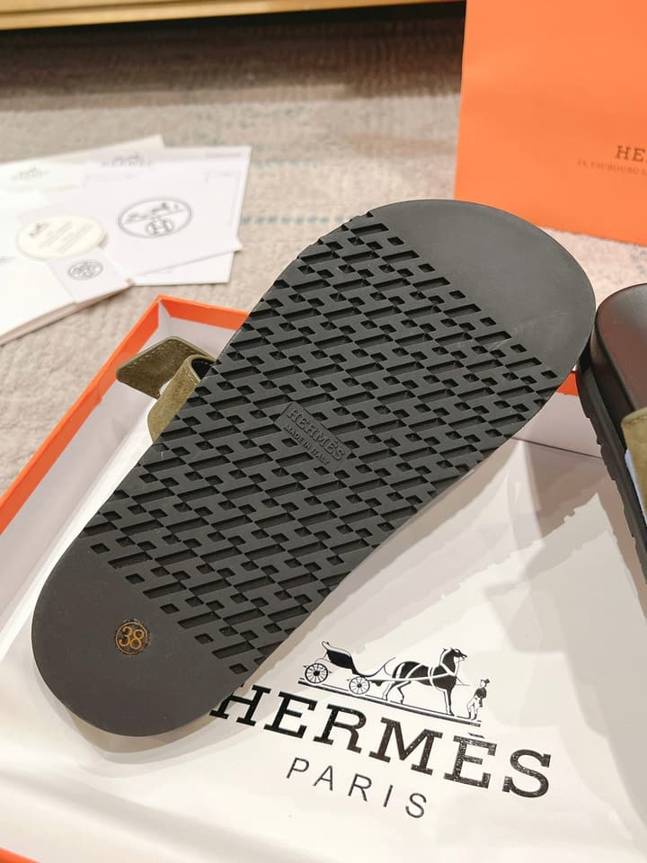 Hermès Chypre Leather Unisex Slides – 2023SS in Blush Pink