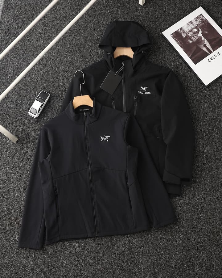 Arc'teryx 3-in-1 Detachable Windbreaker Jacket – 24FW in Black