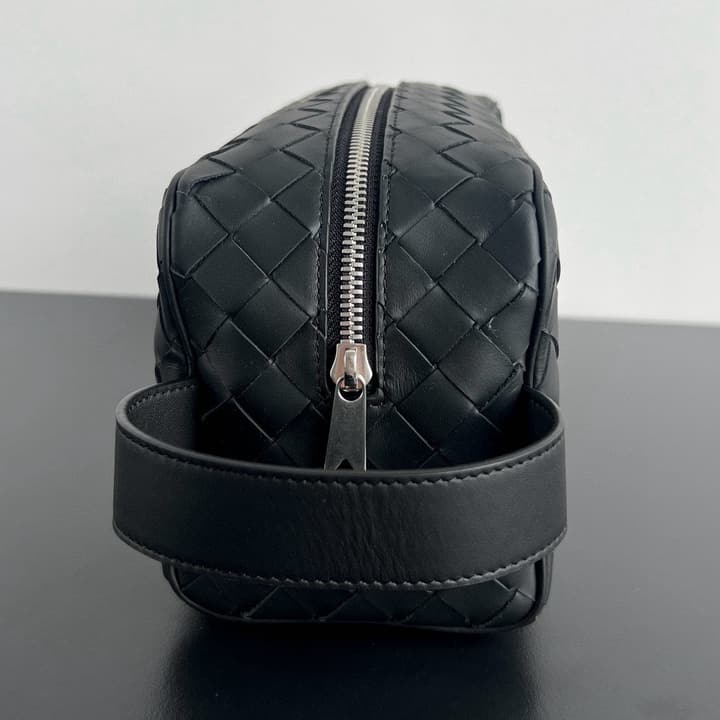 Bottega Veneta Intrecciato Grained Pouch in Black Woven Leather