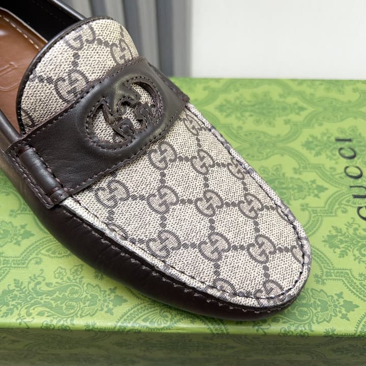 Gucci Premium Leather Loafers in Black Embossed Leather