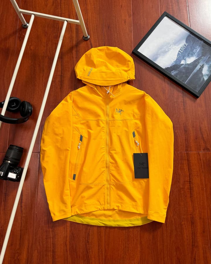 Arc'teryx Gamma Hoody Softshell Jacket in Black